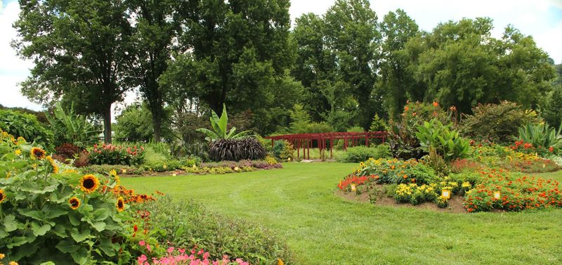 UT Gardens, Knoxville UT Gardens, Knoxville