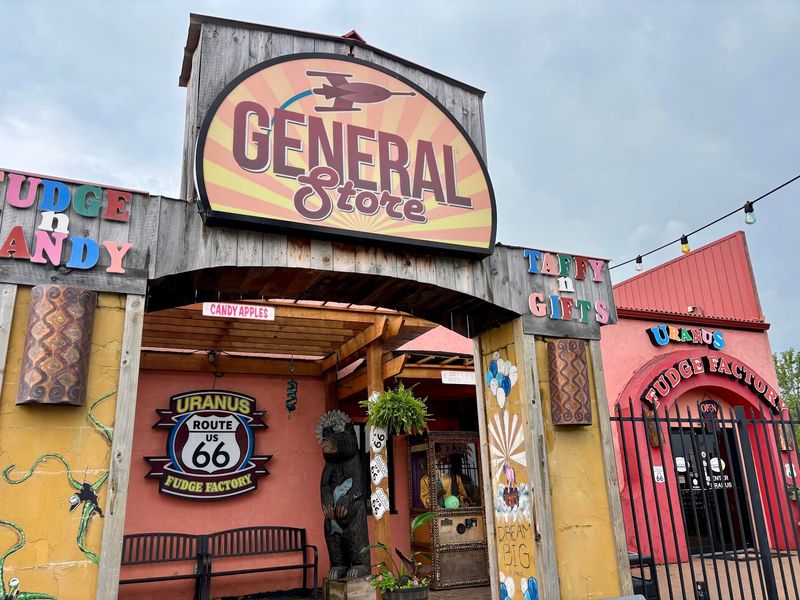 Uranus Fudge Factory and General Store (St. Robert) Uranus Fudge Factory and General Store (St. Robert)