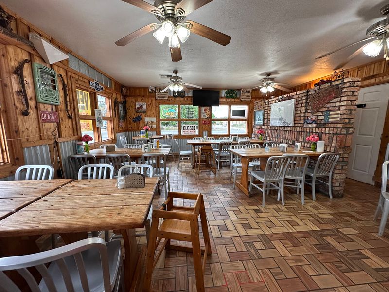 Vera's Backyard Bar-B-Que (Brownsville)