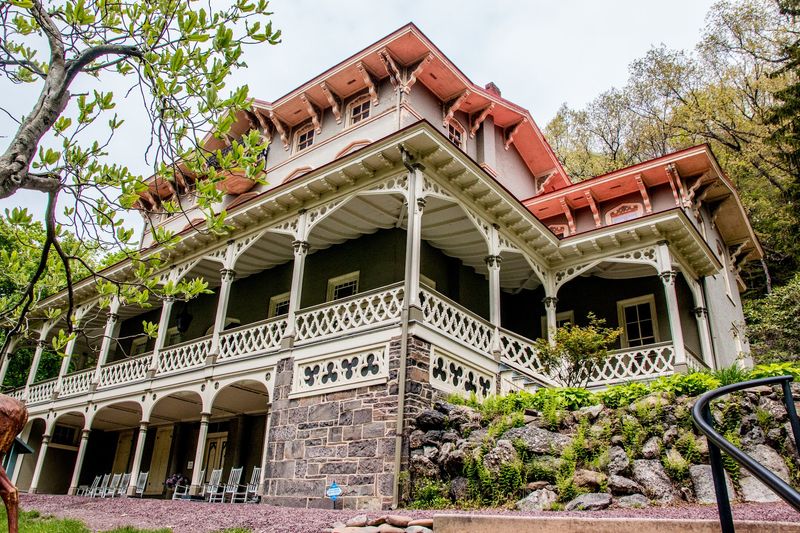 Victorian Style With Real Storybook Drama