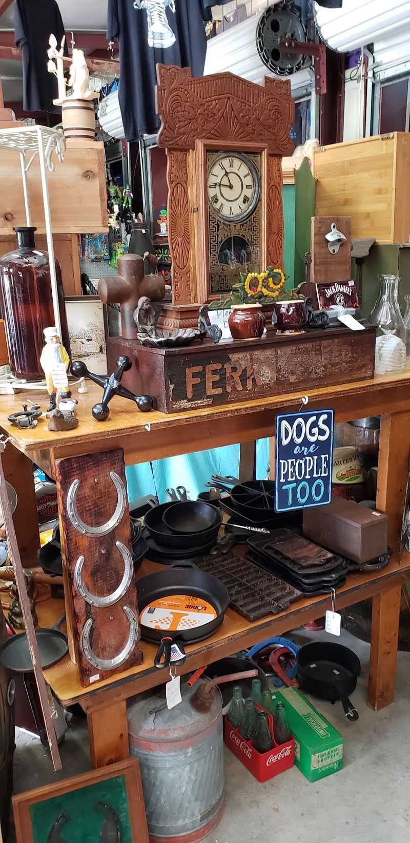 Vintage Finds, Collectibles, and Everyday Bargains Fill the Aisles Vintage Finds, Collectibles, and Everyday Bargains Fill the Aisles