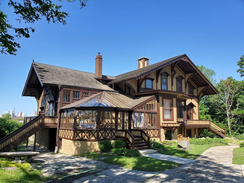 How to Plan the Visit So the Cottage Works Its Best