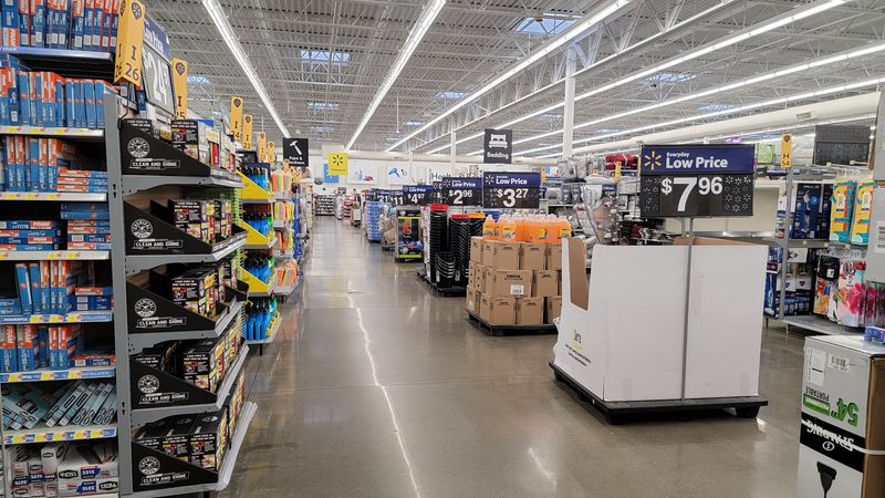 Walmart - Lansing, MI Walmart - Lansing, MI