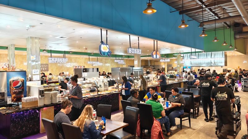 Warm Booths and Friendly Service Create a Relaxed Family Atmosphere