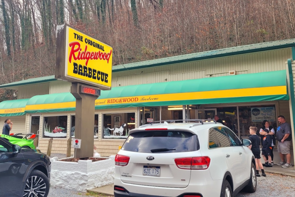 We Asked Tennessee Locals Where to Eat—These 10 Restaurants Kept Coming Up