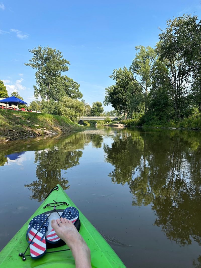 Weekdays Bring Out the River’s Softer Side Weekdays Bring Out the River’s Softer Side