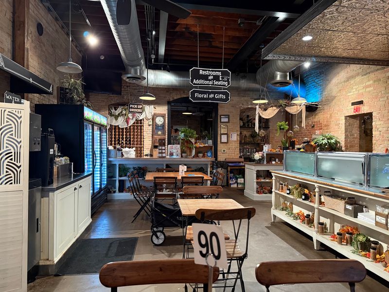 Why Fans Keep Returning to Sandra's Austin Hideaway