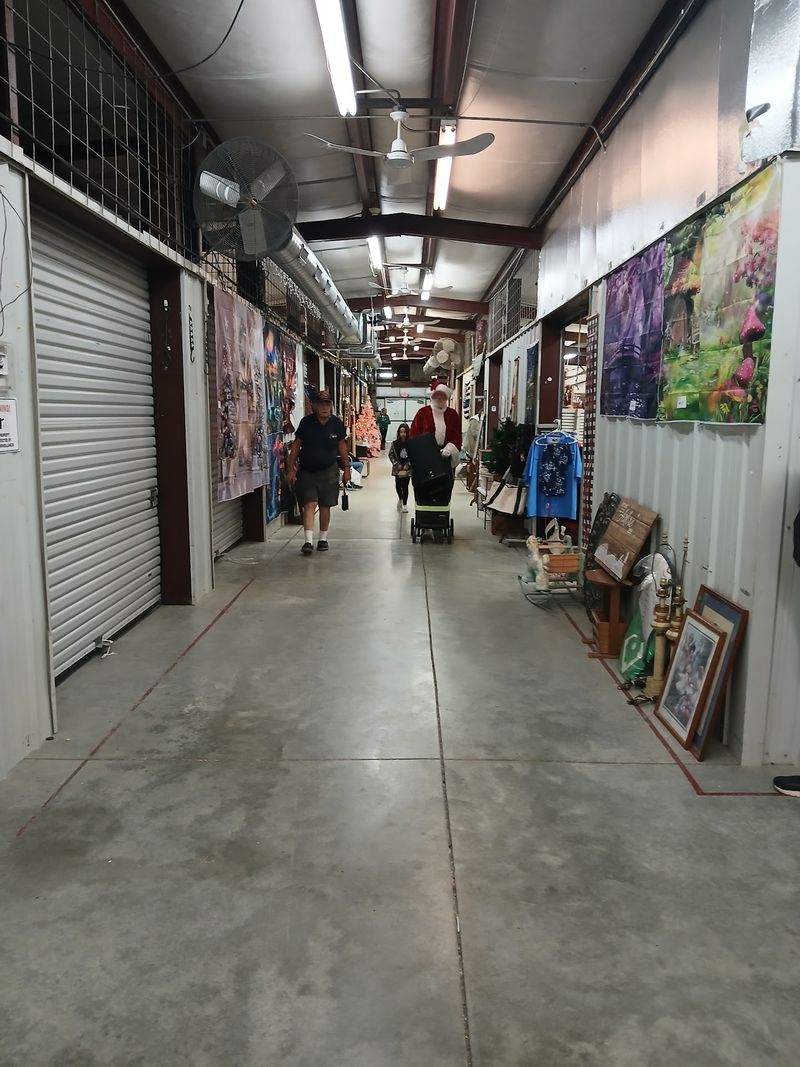 Why Johnson's Highway 55 Flea Market Makes a Fun Tennessee Weekend Stop Why Johnson's Highway 55 Flea Market Makes a Fun Tennessee Weekend Stop