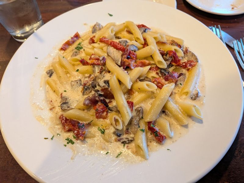 Why Mama’s Still Feels Like a Real St. Louis Pick