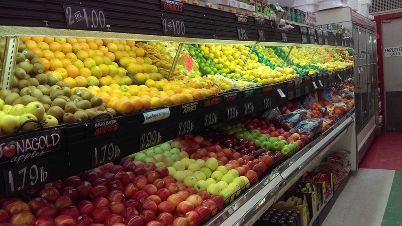 Why Murfreesboro Locals Keep Coming Back to This Neighborhood Grocery Store
