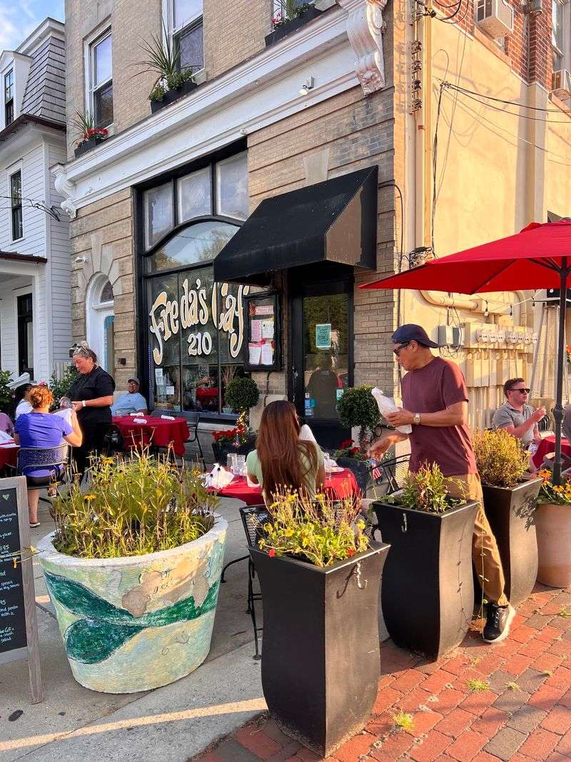 Why This Black-Owned Eatery Deserves a Spot on Your Shore Itinerary