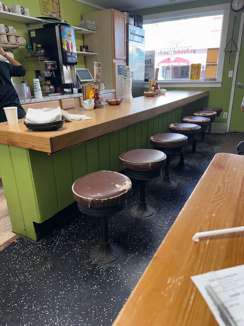 Why This Little Main Street Stop Earns the Detour