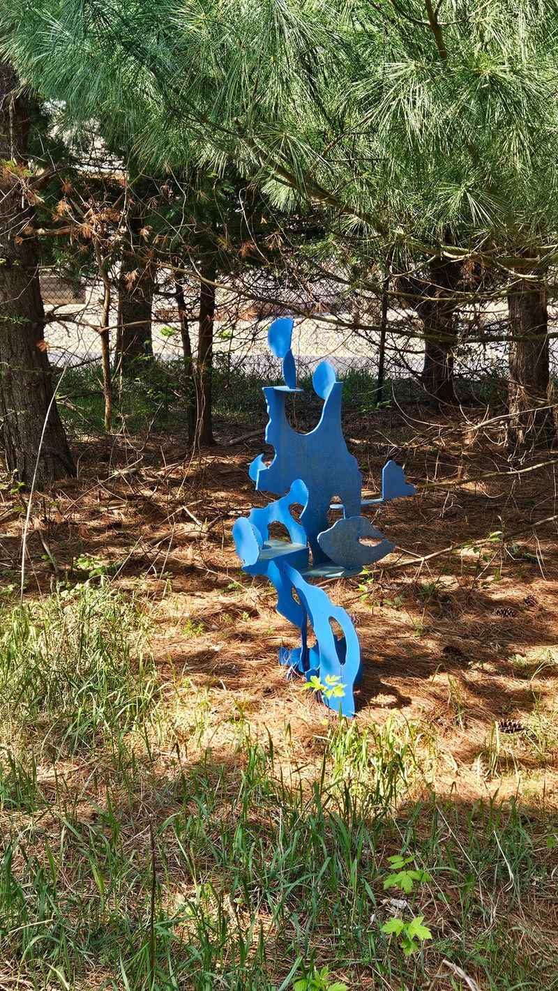 Why This Outdoor Gallery Works Better Than a Standard Museum Visit