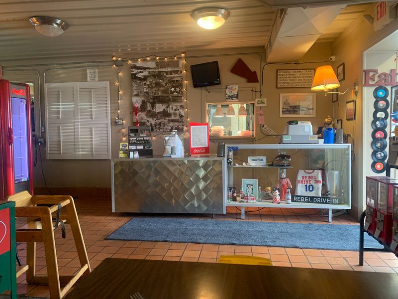 Why This Tennessee Drive-In Is Still Worth Pulling Over For