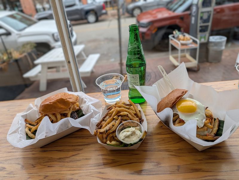 Why the service style feels different from a standard burger stop Why the service style feels different from a standard burger stop