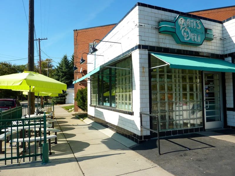 Why this Michigan lunch stop still carries decades of local weight Why this Michigan lunch stop still carries decades of local weight