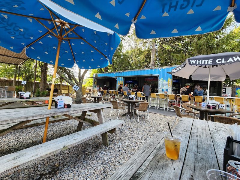 Woody's Roadside Tavern - Farmingdale