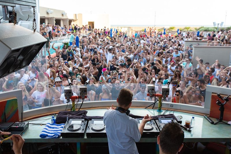 World-Famous DJs Turn Daytime Swimming Into a Live Show