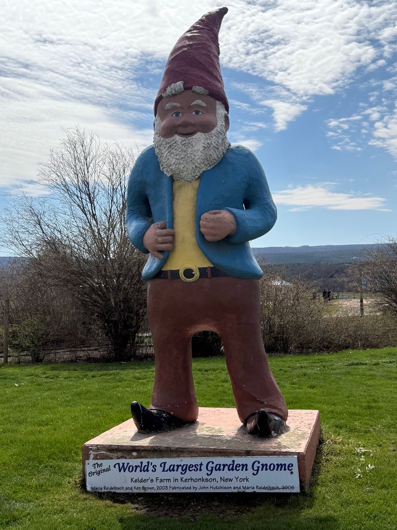 World’s Largest Garden Gnome (Gnome Chomsky) - Kerhonkson