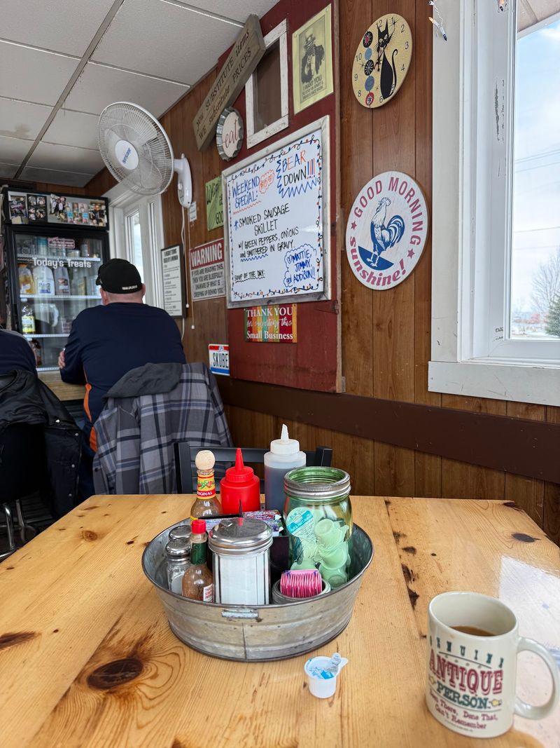 More Than a Meal, It Carries Old Illinois Diner Character More Than a Meal, It Carries Old Illinois Diner Character