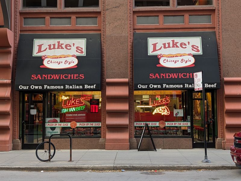A Downtown Storefront That Still Looks Rooted in Chicago A Downtown Storefront That Still Looks Rooted in Chicago