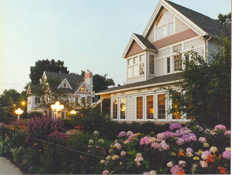 Yelton Manor Boutique Hotel & Bed and Breakfast - South Haven Yelton Manor Boutique Hotel & Bed and Breakfast - South Haven