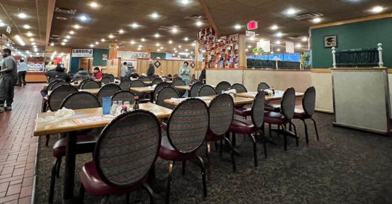 A Classic Michigan Buffet In Lansing Still Serves Up Serious 1980s Nostalgia