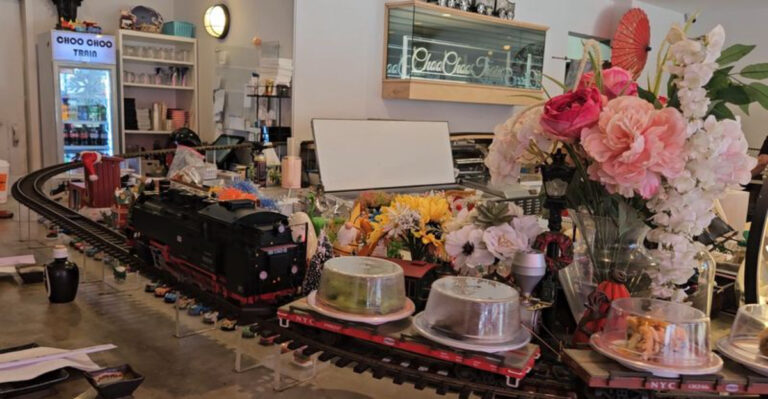A Horn-Tooting Toy Train Delivers the Sushi at This New Jersey Restaurant