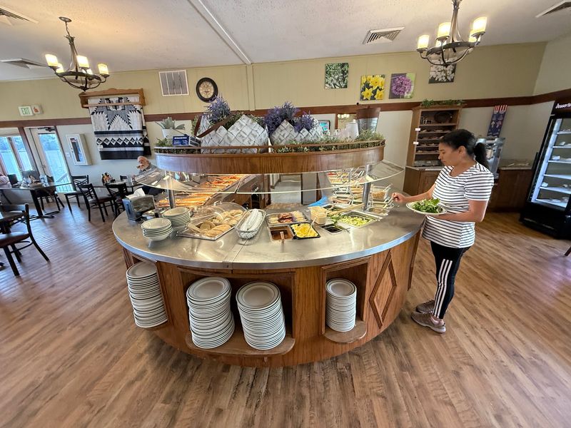 Stoll’s Lakeview Restaurant (Loogootee)