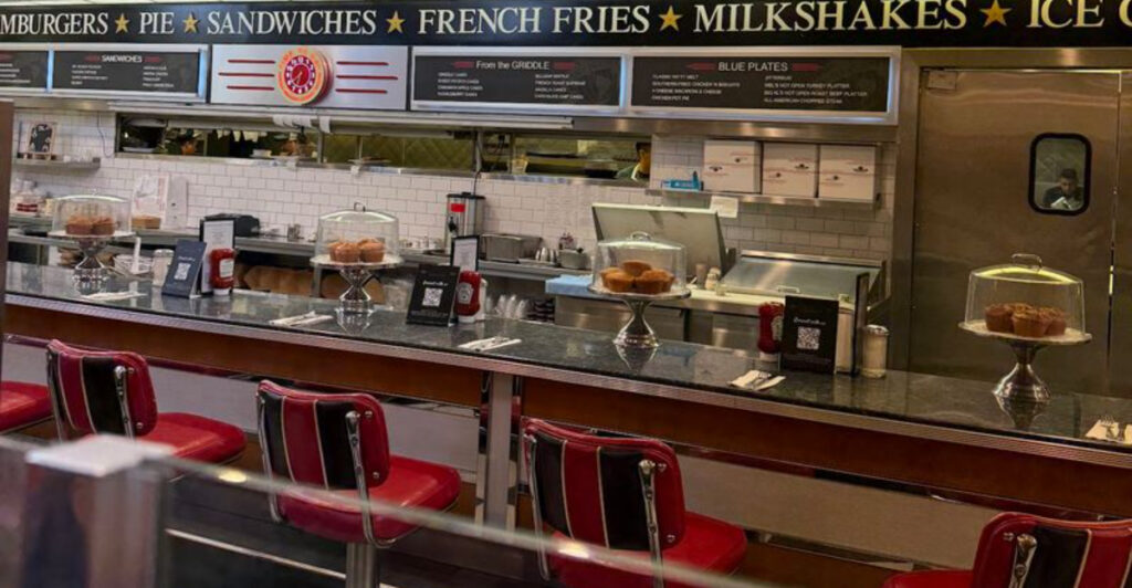 Breakfast Lovers Are Flocking To This Tiny New York Diner For Meals Under $12