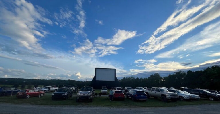 Burgers, Carhops, And Roller Skates Make This Tennessee Drive-In A Nostalgic Must-Visit