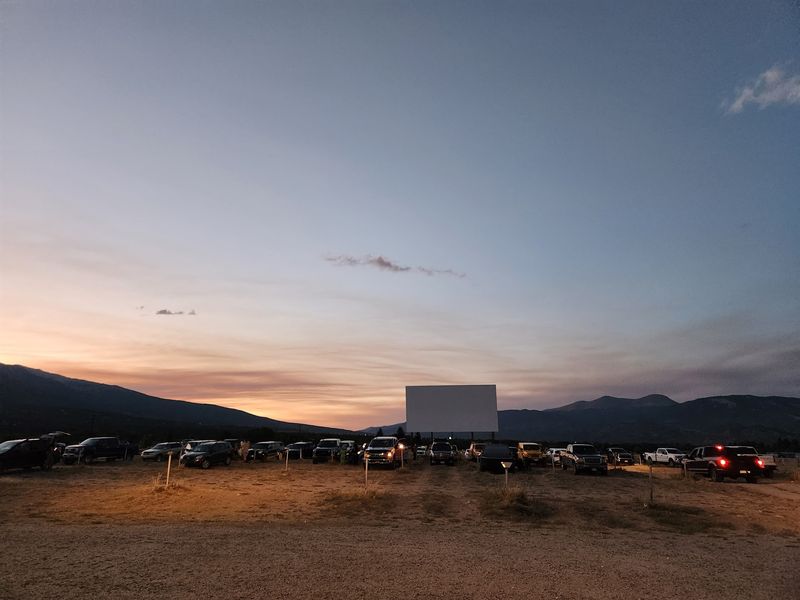 Where Buena Vista Evenings Still Feel Like Summer Vacation