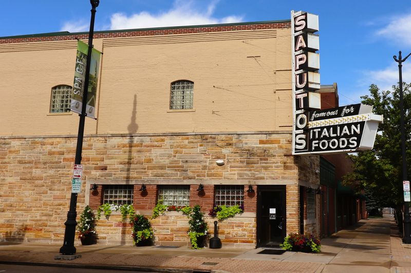 Saputo’s (Springfield)