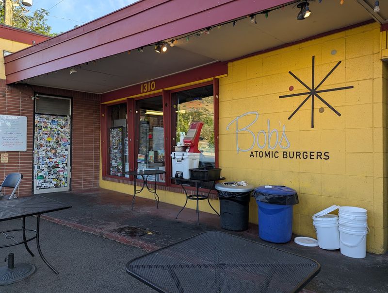 Bob’s Atomic Burgers (Golden)