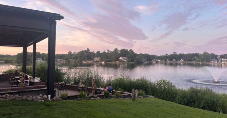 Dine Beside the Water at This Dreamy New Jersey Restaurant