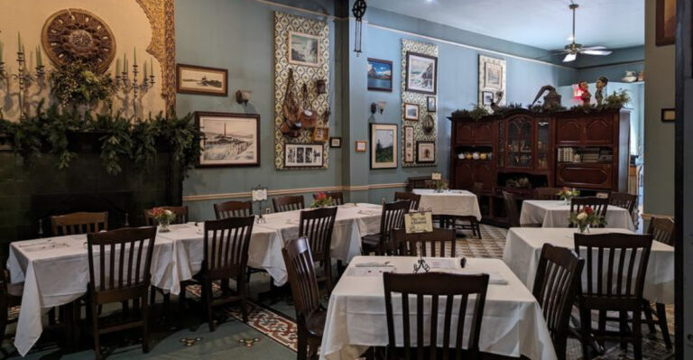 Dine Between The Hills At 13 Michigan Restaurants Across The Upper Peninsula