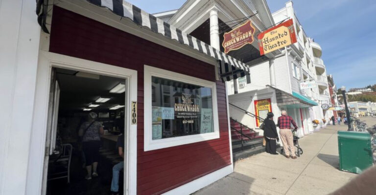 Do Not Leave This Tiny Michigan Diner Without Trying The Corned Beef Hash