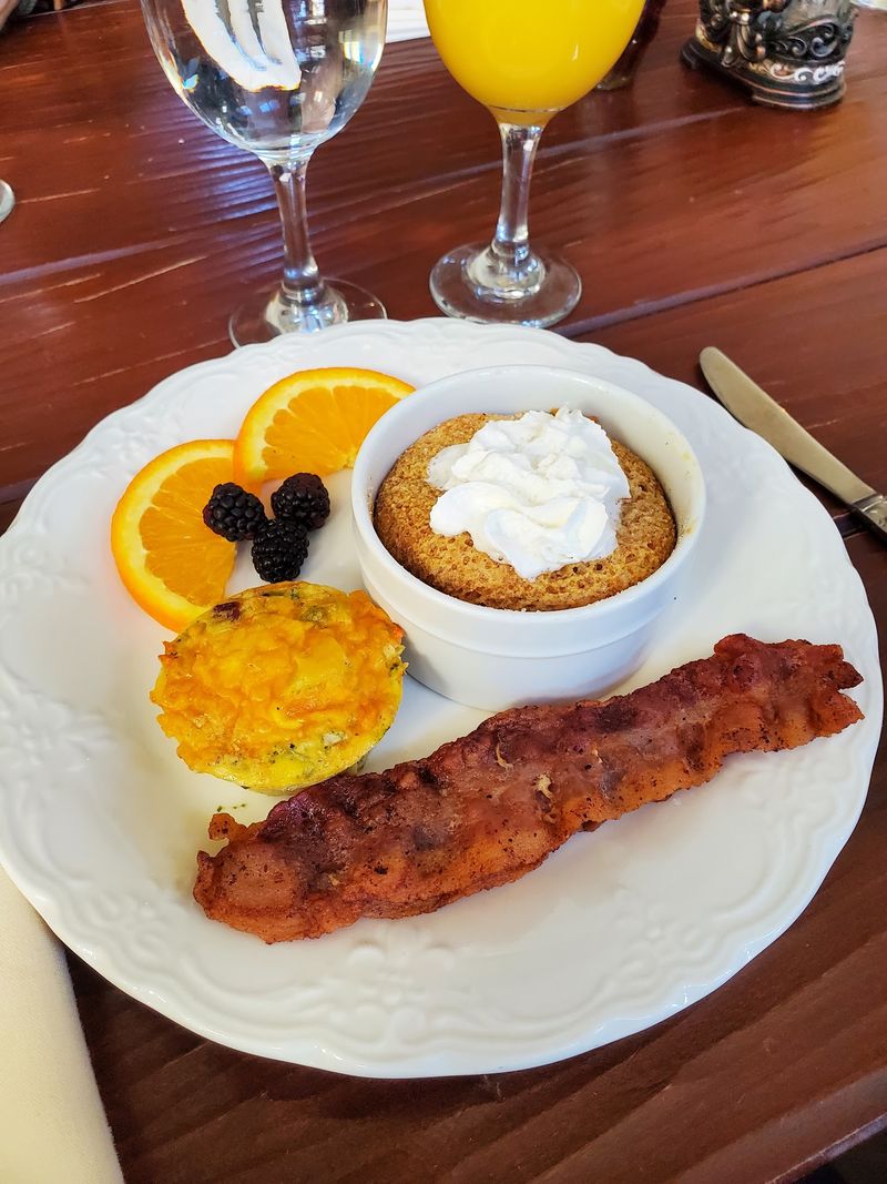 Breakfast, Warm Hosting, and Small Comforts Keep the Fantasy Grounded