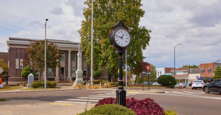Escape The City And Explore These Charming Small Towns Near Memphis, Tennessee