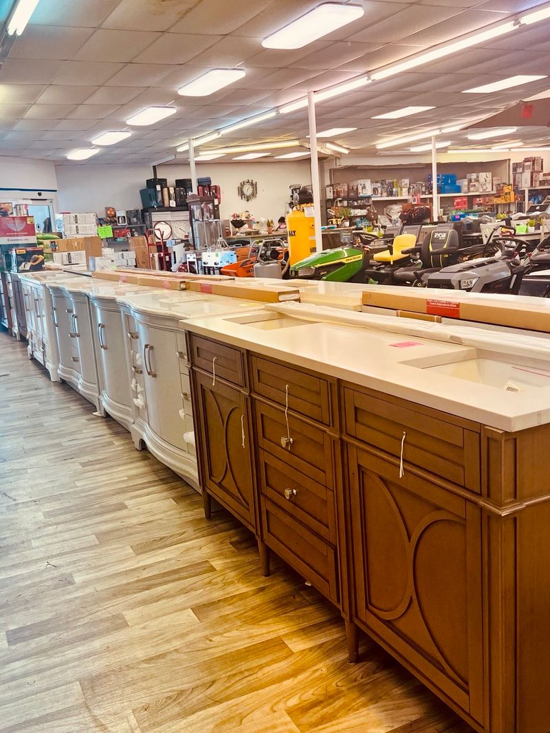 Don Baraton Liquidation Outlet (Logansport) Don Baraton Liquidation Outlet (Logansport)