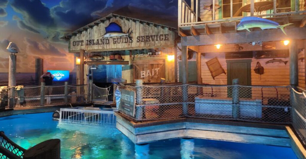 Get Face-To-Face With Sharks At This Incredible Missouri Aquarium