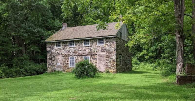 Hike Into New Jersey’s History: 10 Trails With Mills, Mansions, and Ruins