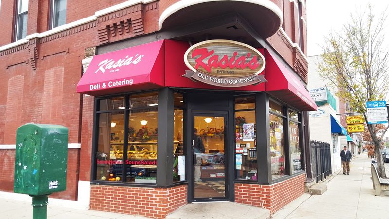 Chicago, Illinois, Still Has Room for an Old-School Polish Stop Chicago, Illinois, Still Has Room for an Old-School Polish Stop