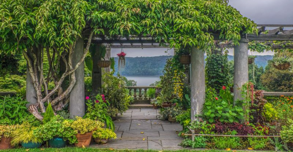 If Crowds Aren't Your Thing, These 7 Quiet New York Spots Are for You