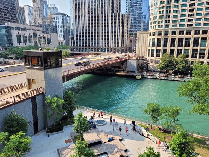 Chicago, Illinois Serves Up A Skyscraper Canyon On Foot