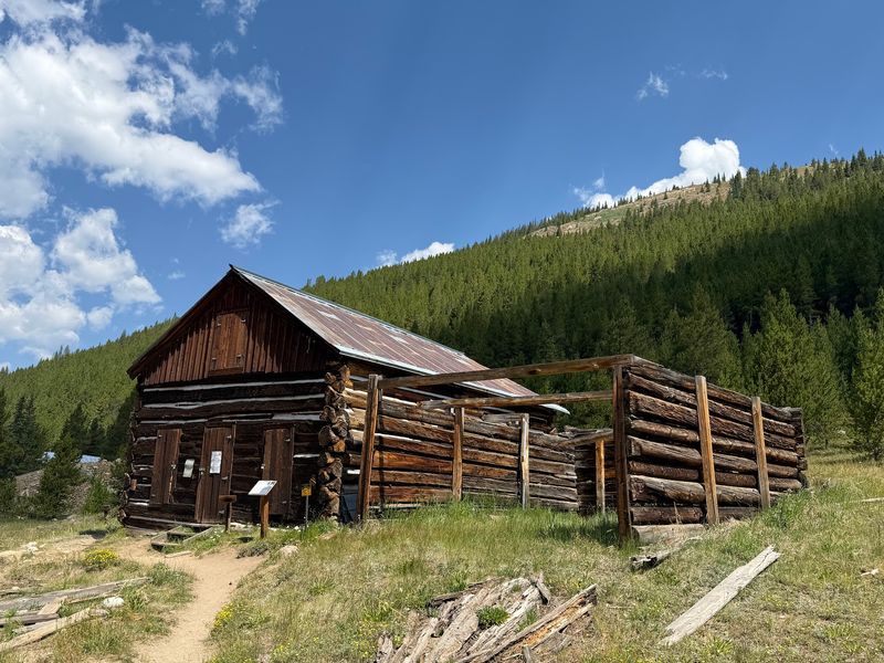 Independence Ghost Town (Aspen) Independence Ghost Town (Aspen)