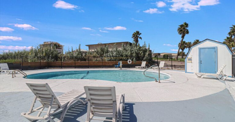 Luxury by the Water Is Under $200 at These 10 Texas Getaways