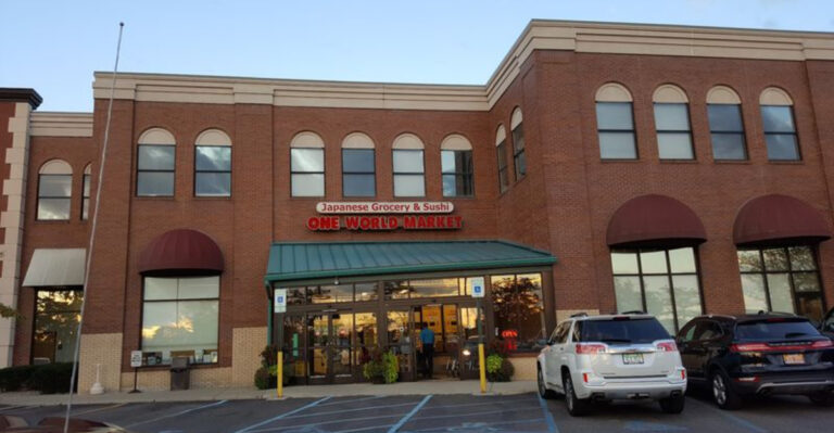 Michigan’s Largest Japanese Grocery Store Has Sushi-Grade Seafood, Bento Boxes, And More