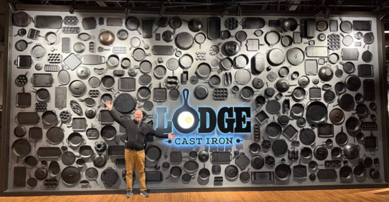 Most People Don’t Know The World’s Largest Skillet Is Hiding In This Tennessee Town