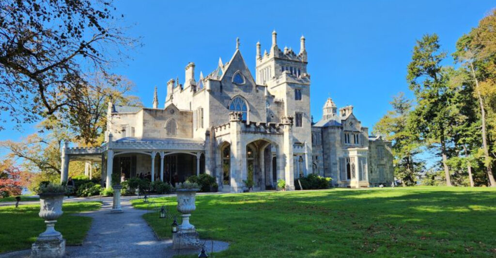 One Of New York’s Most Beautiful Historic Mansions Is Hiding In Plain Sight